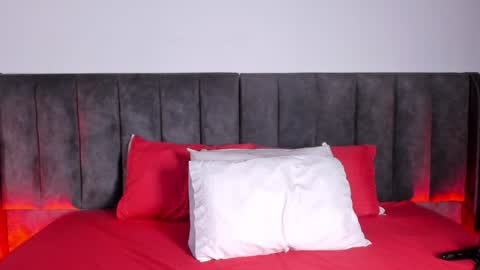 Laura online show from January 11, 2025, 9:46 pm