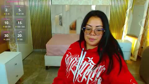 Snapshot of martina_tay chatting on November 24, 2025, 4:23 am Hey im martina online show from November 24, 2025, 4:23 am
