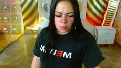 Snapshot of martina_tay chatting on April 9, 2026, 3:17 am Hey im martina online show from April 9, 2026, 3:17 am
