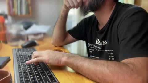 Snapshot of martincito22xl chatting on February 19, 2025, 3:05 pm Martincito online show from February 19, 2025, 3:05 pm