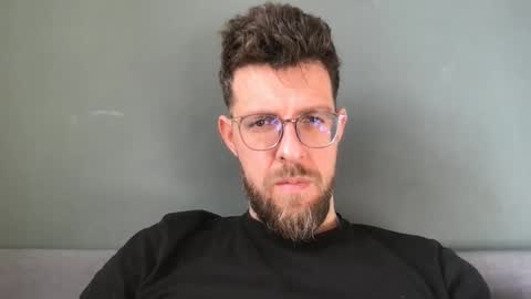 Snapshot of martinmagic467659 chatting on February 25, 2026, 9:19 am martinmagic467659 online show from February 25, 2026, 9:19 am