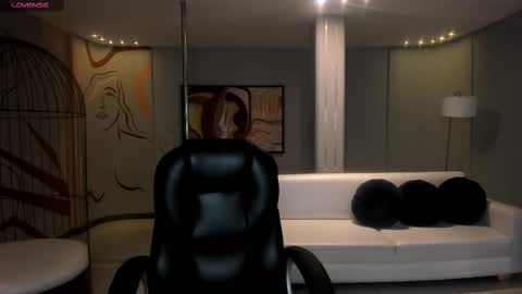 Martinna Bonnet online show from February 10, 2025, 10:09 am