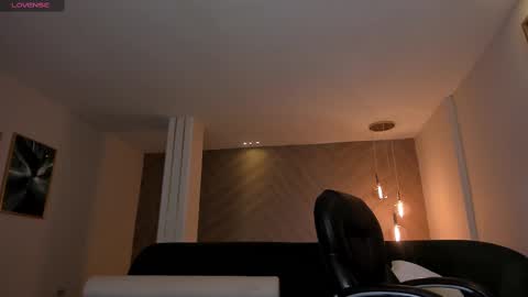 Martinna Bonnet online show from February 11, 2025, 10:37 am