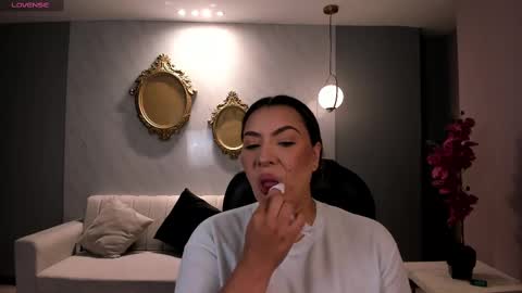 Martinna Bonnet online show from February 23, 2025, 11:22 am