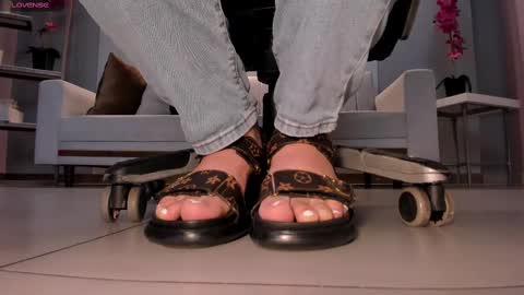 Martinna Bonnet online show from February 28, 2025, 10:41 am