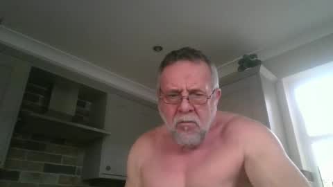 Snapshot of martinrgbxxxx chatting on December 31, 2024, 9:53 am martinrgbxxxx online show from December 31, 2024, 9:53 am