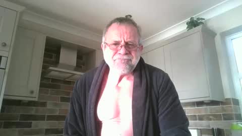 martinrgbxxxx online show from November 8, 2025, 9:42 am