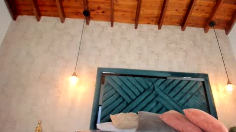 Martina online show from October 9, 2025, 7:45 pm