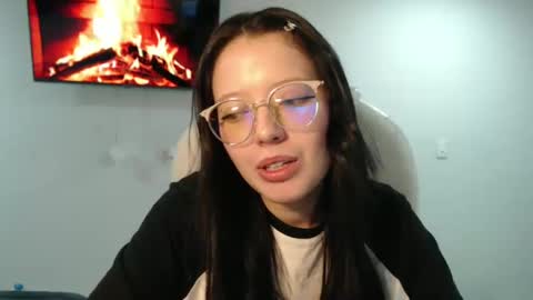 Snapshot of maru_chan_ chatting on September 26, 2025, 2:04 am INSTAGRAM Maruchan 02 online show from September 26, 2025, 2:04 am