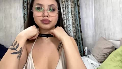 Mia online show from February 20, 2026, 6:26 am