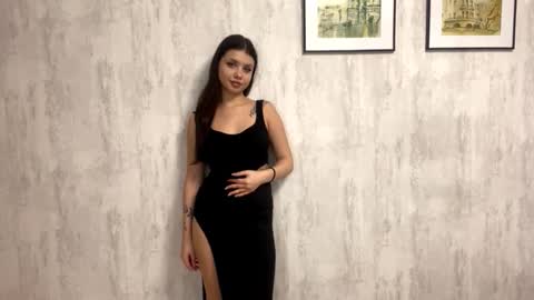 Mia online show from February 25, 2026, 5:50 am