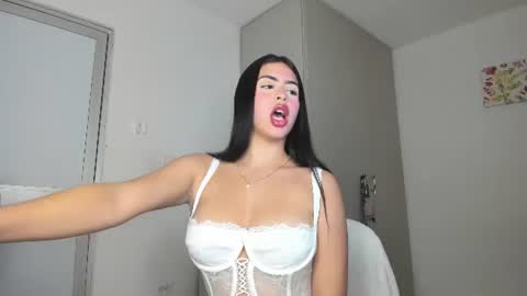 Snapshot of mary_iveet chatting on July 29, 2026, 8:29 pm MARY model independient online show from July 29, 2026, 8:29 pm