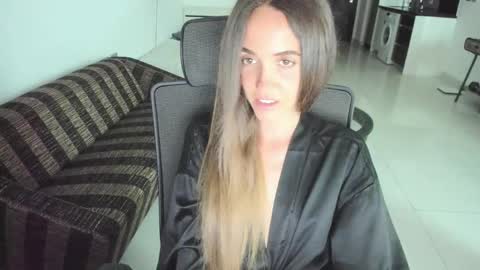 Snapshot of mary_janee__ chatting on April 25, 2026, 5:43 am Mary Jane online show from April 25, 2026, 5:43 am