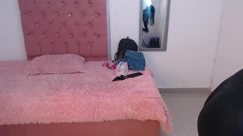 Hi guys im Mary  online show from February 4, 2025, 12:11 pm