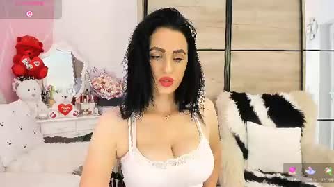 Snapshot of maryeelle chatting on July 10, 2026, 8:00 pm Maryelle online show from July 10, 2026, 8:00 pm