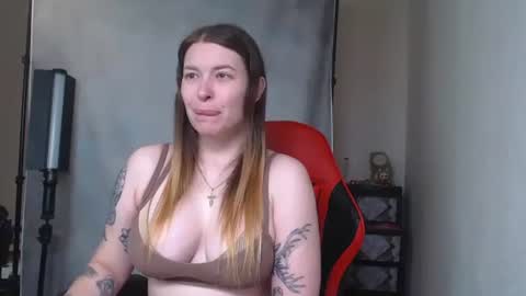 MaryHotLoves online show from October 21, 2025, 8:59 am