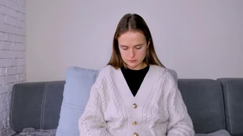 Mari online show from December 3, 2025, 10:02 am