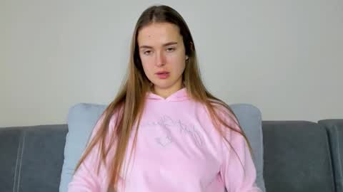 Mari online show from December 5, 2025, 7:39 am