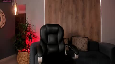  Mary  online show from November 11, 2025, 7:47 pm