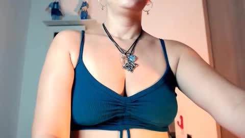 maryline online show from September 13, 2025, 3:28 am