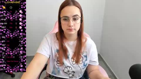 Dulce Maria online show from March 5, 2025, 6:56 pm