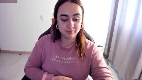 Dulce Maria online show from April 16, 2026, 9:26 pm