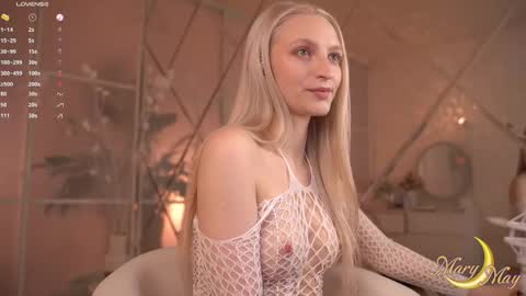 Snapshot of marylunamay chatting on April 27, 2026, 4:43 am Mary online show from April 27, 2026, 4:43 am
