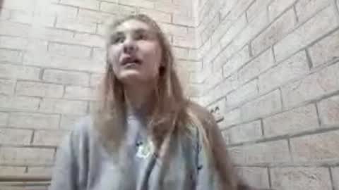 Hi My name is Elina Im 18 years old. online show from September 22, 2025, 10:28 am