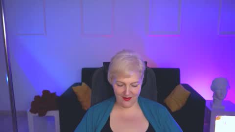 marymogan online show from September 12, 2025, 6:13 am