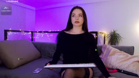 Marina online show from January 4, 2025, 4:54 pm