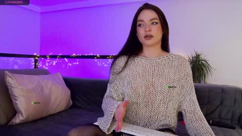 Marina online show from January 21, 2025, 5:30 pm