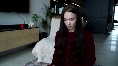 Marina online show from December 1, 2025, 11:37 am