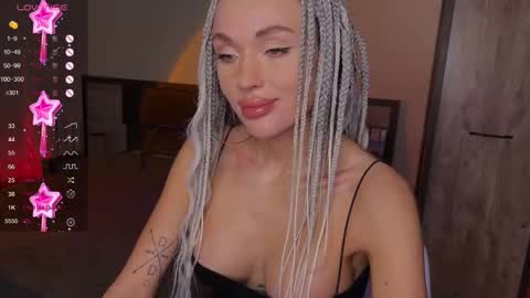 Mary online show from December 18, 2025, 10:32 am