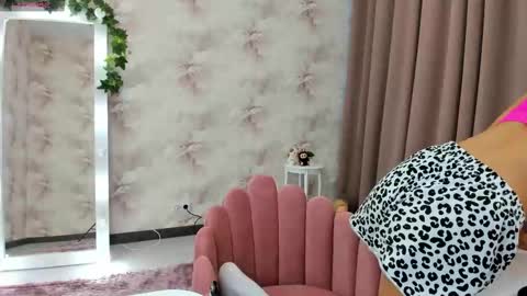 Luucy UTC1 Mon Tue Wed Thu Fri 0500-1130 online show from September 17, 2025, 3:08 am