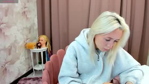 Luucy UTC1 Mon Tue Wed Thu Fri 0500-1130 online show from October 14, 2025, 2:56 am