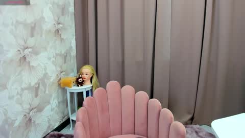 Luucy UTC1 Mon Tue Wed Thu Fri 0500-1130 online show from October 20, 2025, 2:45 am