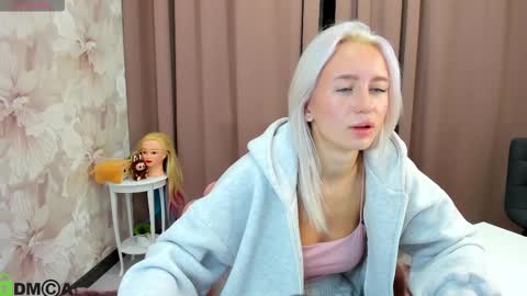 Luucy UTC1 Mon Tue Wed Thu Fri 0500-1130 online show from October 21, 2025, 2:45 am