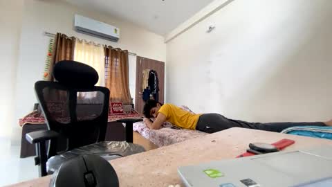 maskboyz2003 online show from September 25, 2025, 5:33 am