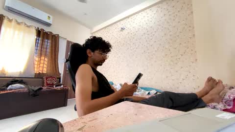 maskboyz2003 online show from October 1, 2025, 3:45 am