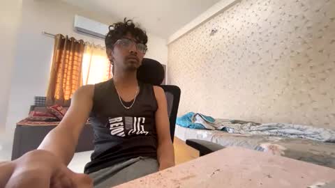 maskboyz2003 online show from October 11, 2025, 2:44 am