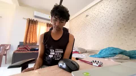 maskboyz2003 online show from October 14, 2025, 3:07 am