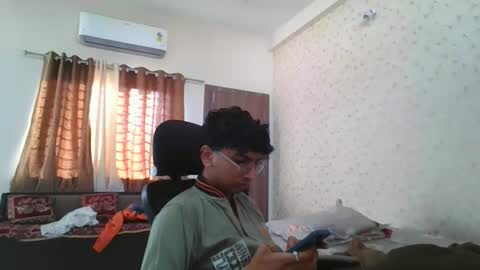 Mask Boy online show from November 29, 2025, 3:09 am