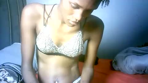 maskgang001 online show from May 9, 2026, 9:47 am