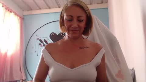 massiel ferreti online show from December 22, 2025, 8:06 pm