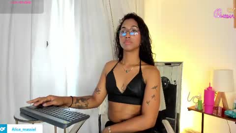 Snapshot of massielhot chatting on July 6, 2026, 6:32 pm massielhot online show from July 6, 2026, 6:32 pm