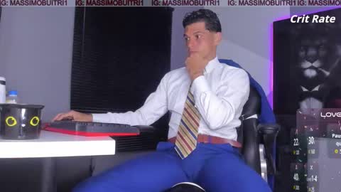 I am Massimo online show from November 17, 2025, 11:54 pm