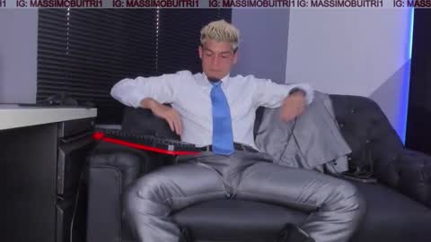 I am Massimo online show from January 9, 2026, 8:21 pm