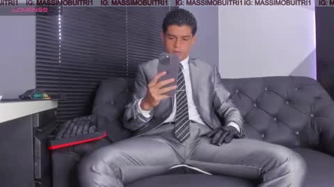 I am Massimo online show from May 9, 2026, 12:32 pm
