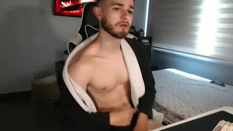 Massimo Santino online show from April 17, 2026, 3:48 pm