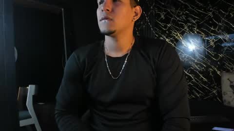 massimo_vidal online show from April 17, 2026, 7:06 pm